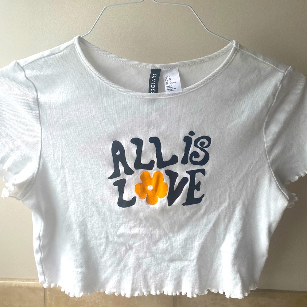 Cropped graphic tee